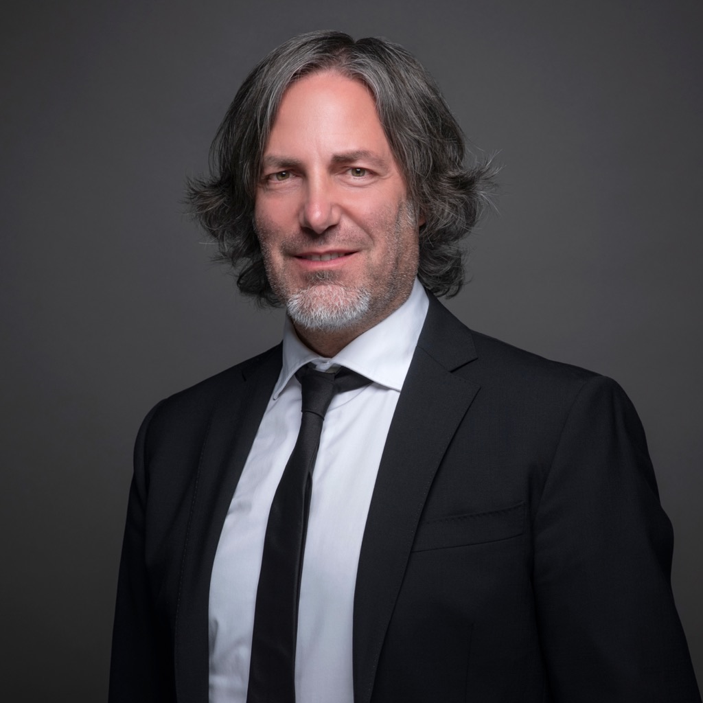Elias Chisari, Vorstand